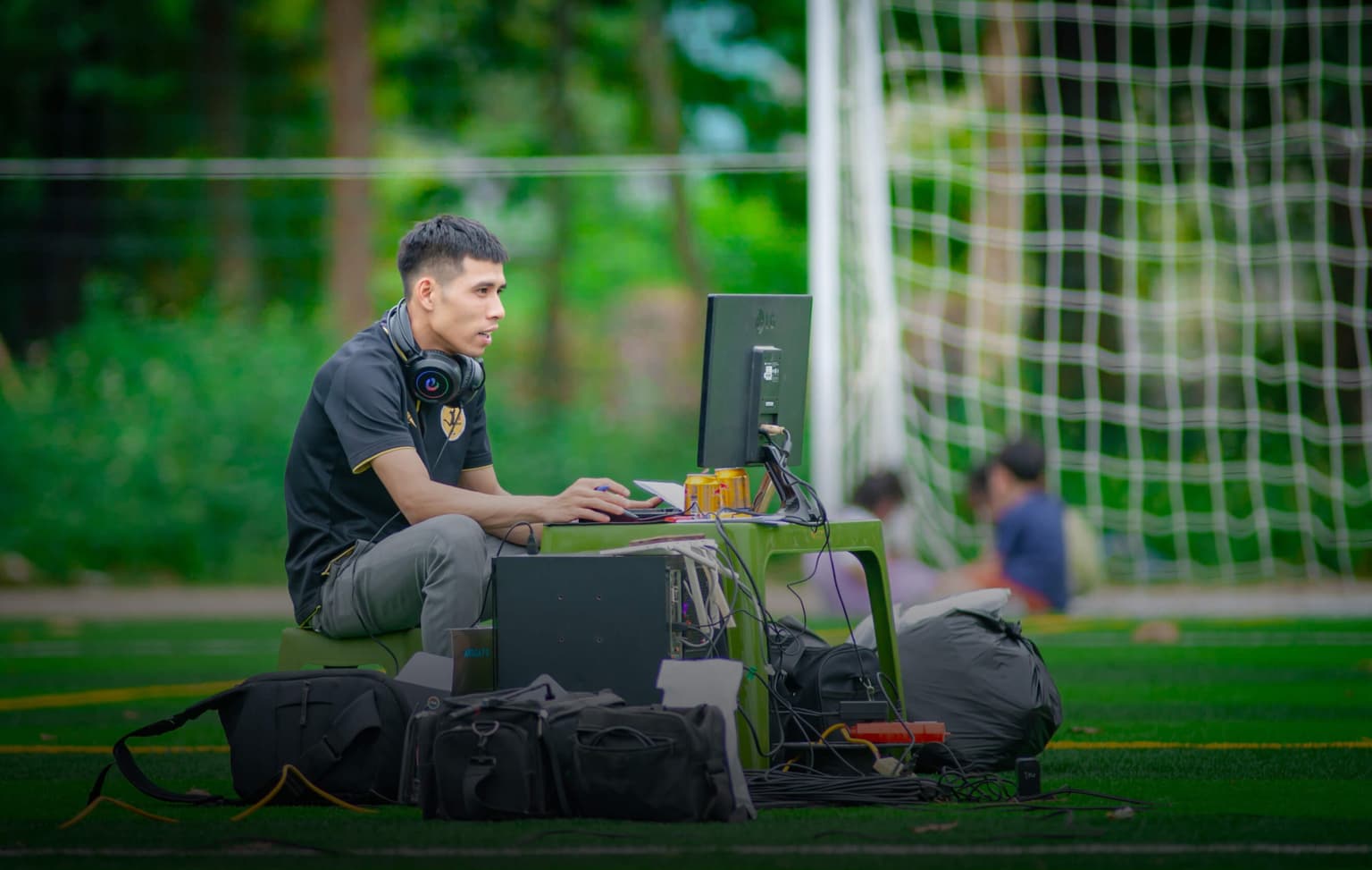 bg image https://cebytb37gqewrsv4.public.blob.vercel-storage.com/Australia%20Soccer%20-%20Program%20header%20-%2001-Mkrol26xHG99d7IcO671IllzM9GmmN.jpg