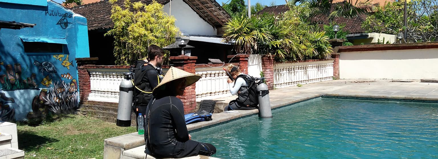 bg image https://cebytb37gqewrsv4.public.blob.vercel-storage.com/bali-internship-indonesia-18897-FuCmxAShe0SvTnjtRZwkn8BcVBHg4F.jpg