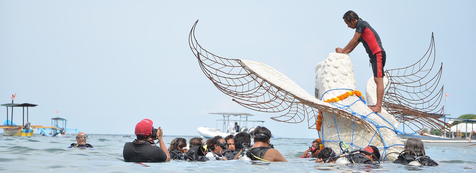 bg image https://cebytb37gqewrsv4.public.blob.vercel-storage.com/bali-internship-indonesia-27877-Qch768zMGMFMz5Ra405LD0BDbkIMuh.jpg