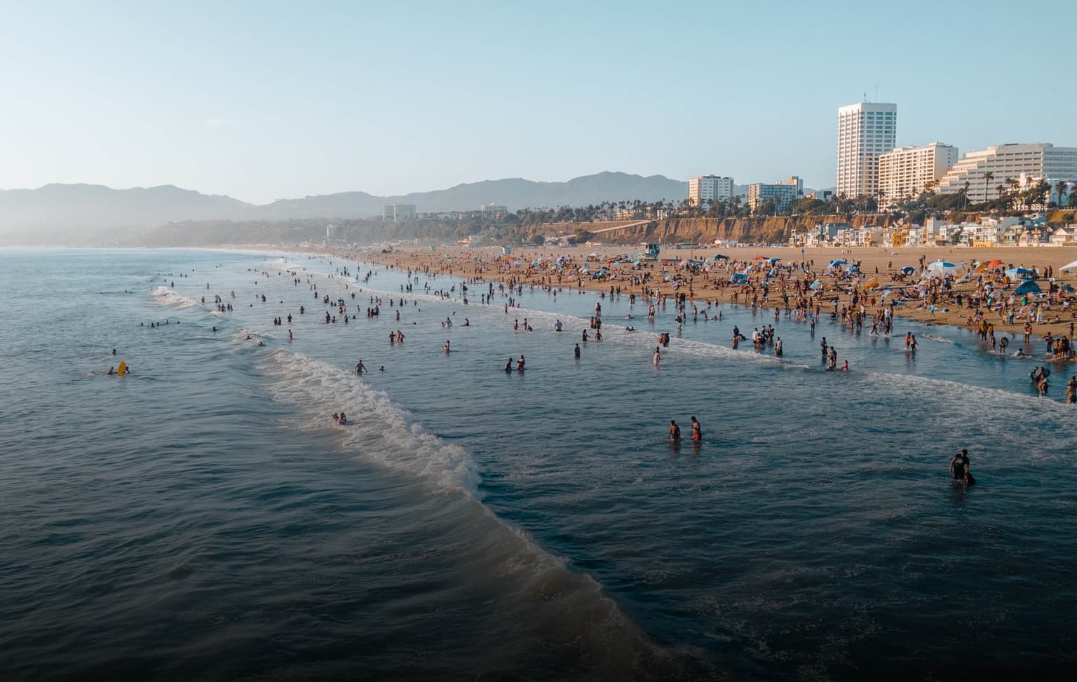 bg image https://cebytb37gqewrsv4.public.blob.vercel-storage.com/internship-usa-los-angeles-program-header-1-7y5bxgZ7cEvfL4CvYf8LtTmFr30KzX.jpg