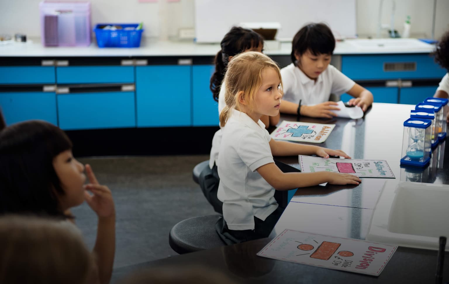 bg image https://cebytb37gqewrsv4.public.blob.vercel-storage.com/internship-valencia-teaching-program-header-BiXQssQwEQjTz6JHmaYIv6y7w4FUpF.jpg