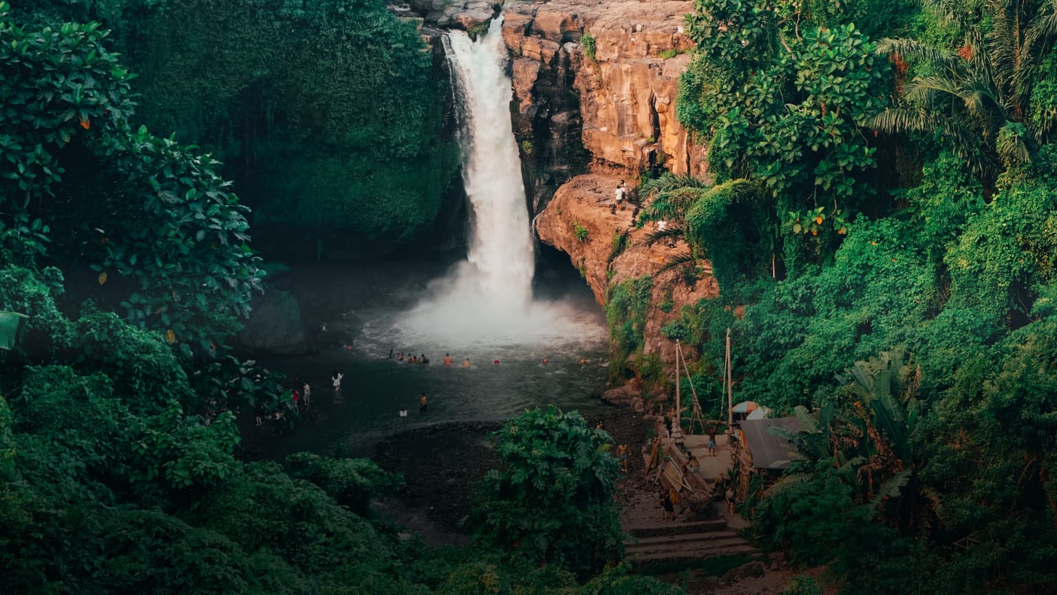 bg image https://cebytb37gqewrsv4.public.blob.vercel-storage.com/study-bali-sustainablity-eco-tourism-upskill-mz8fpKtec0SQTc4TPrlwRG9AFl5JHf.jpg